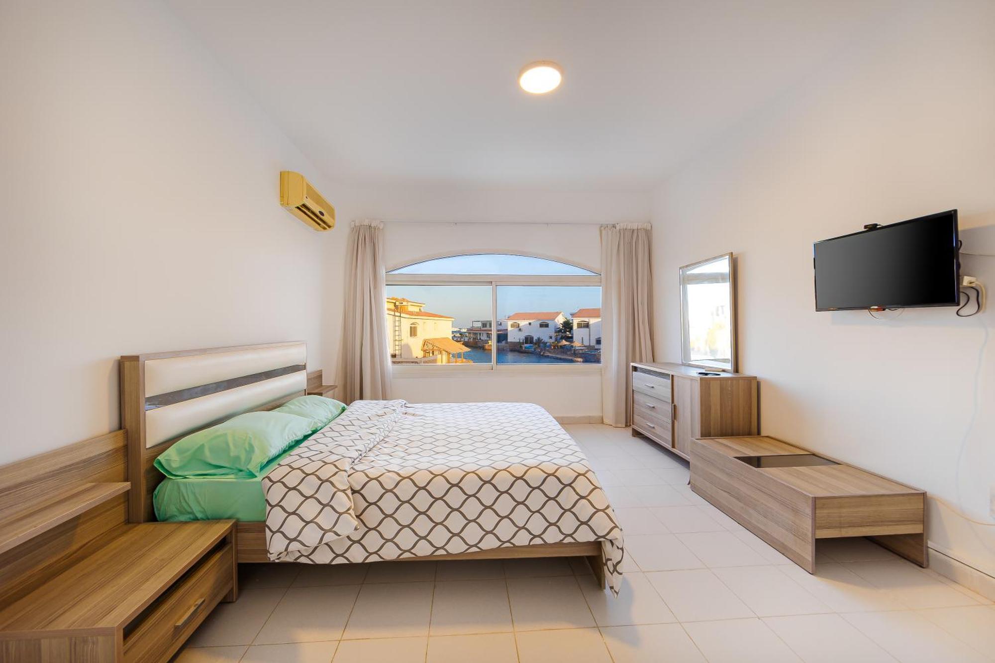 Aden Beach - Sea View Room With Beach Access In Villa Hurghada Bagian luar foto