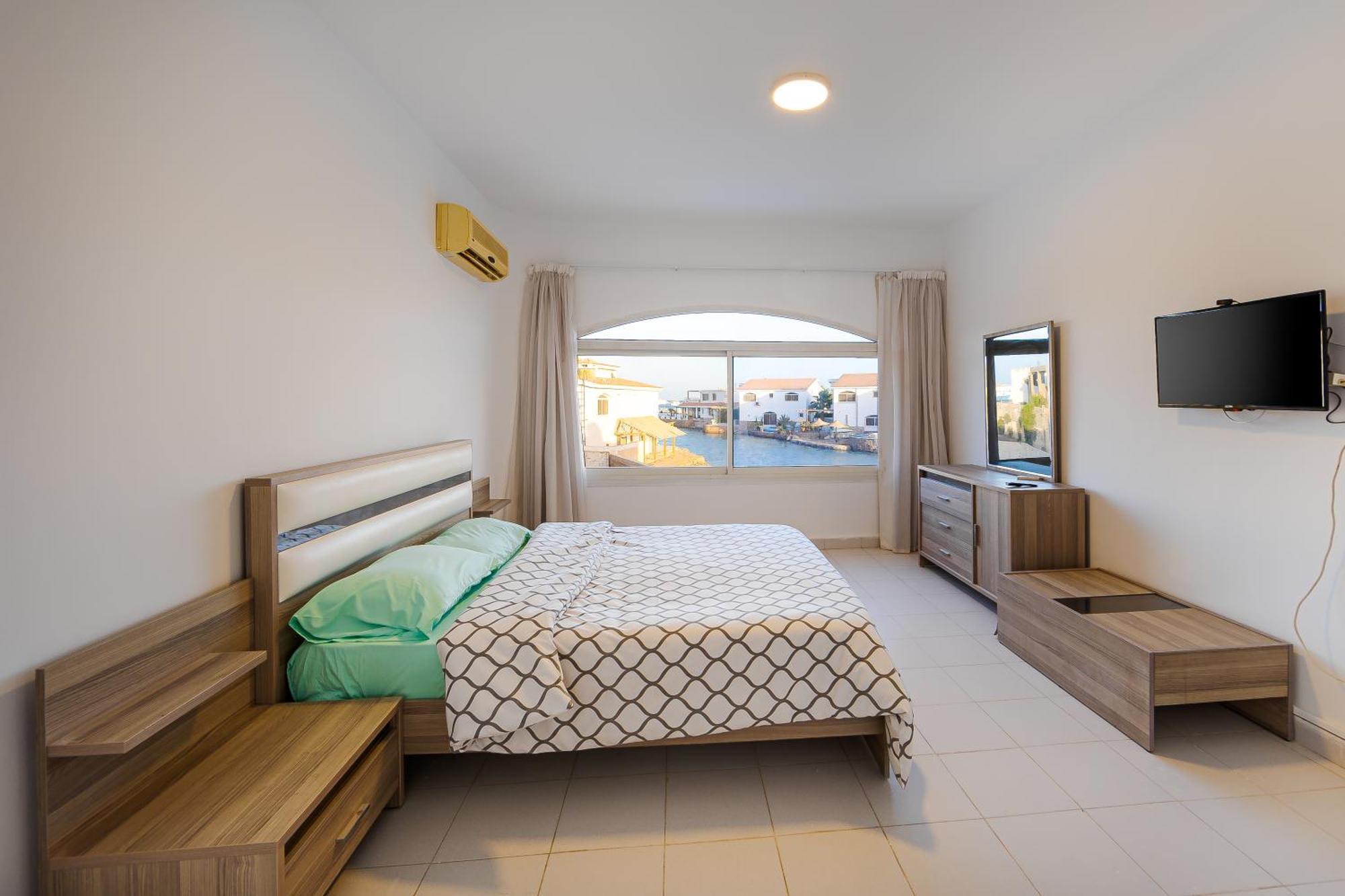 Aden Beach - Sea View Room With Beach Access In Villa Hurghada Bagian luar foto