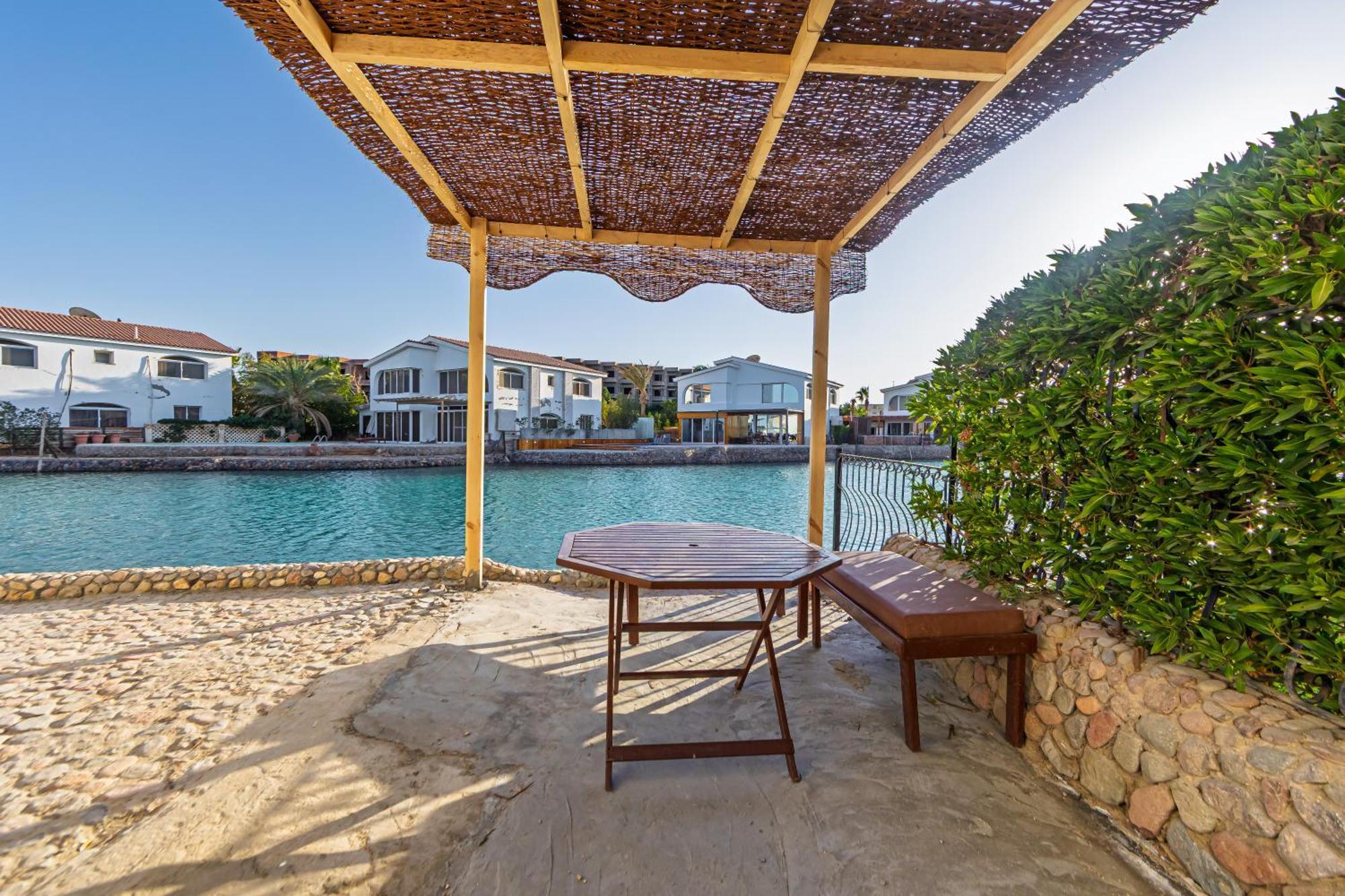 Aden Beach - Sea View Room With Beach Access In Villa Hurghada Bagian luar foto